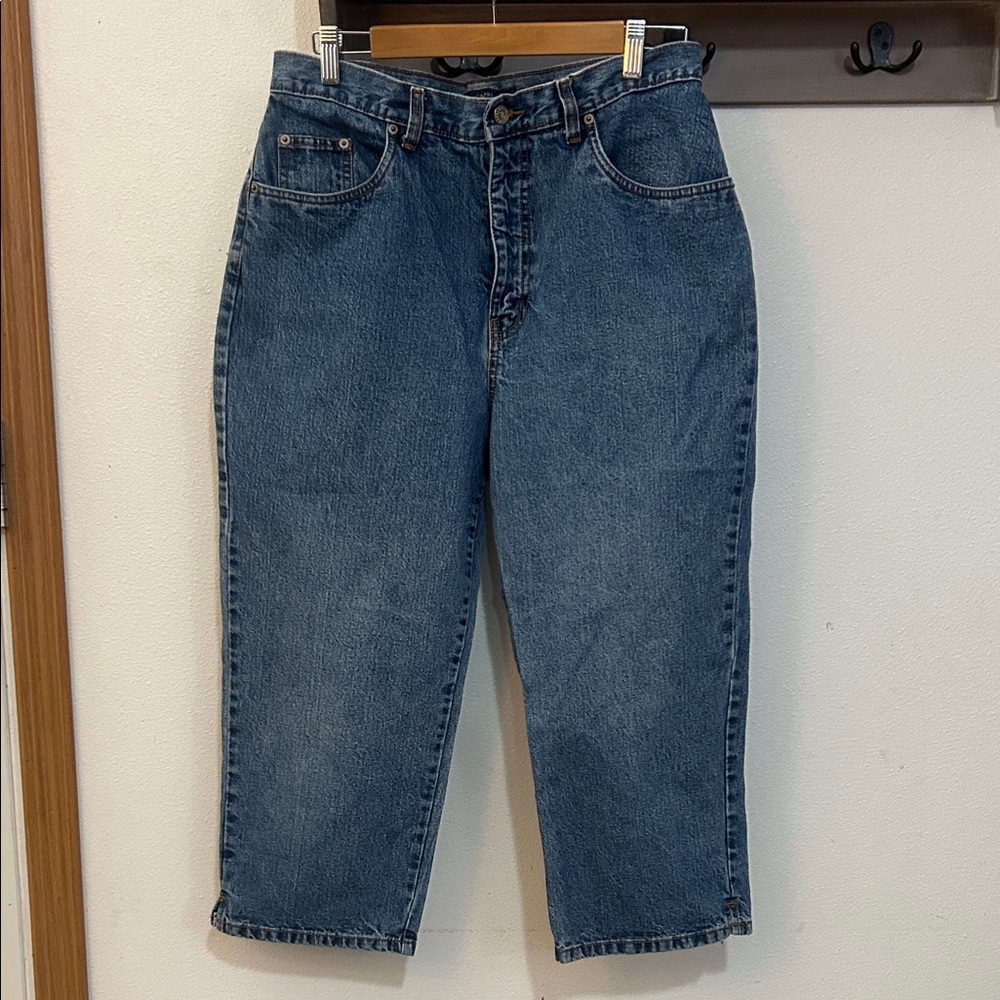 Bill Blass Relaxed Fit Blue Jeans Capri, size 12
